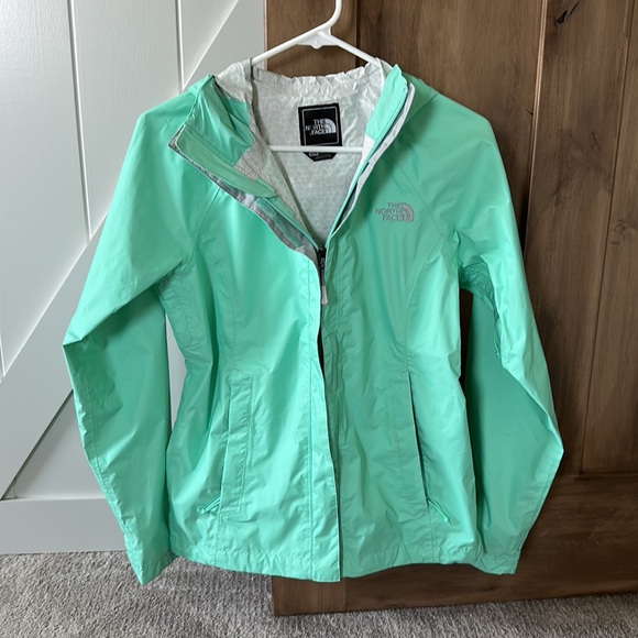 The North Face 💚 Jacket - Picture 2 of 16